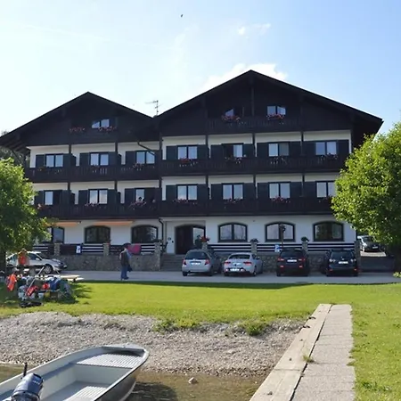Gaestehaus Gruenaeugl Am * Gstadt am Chiemsee