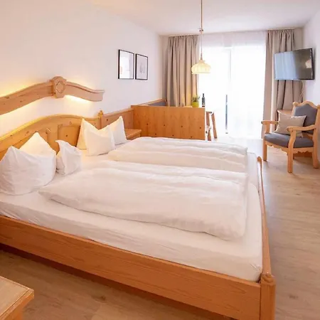 Gaestehaus Gruenaeugl Am Pensionat Gstadt am Chiemsee